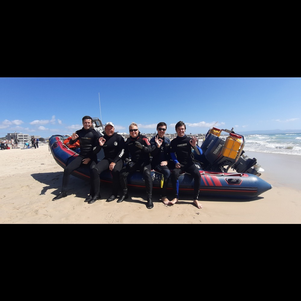 Satisfied customers after diving with Jeffreys Bay Scuba Diving